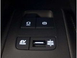 電動パーキングブレーキとホールド機能搭載です。