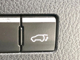 【パワーバックドア】スマートキーや運転席のボタンを押すだけでリアゲートが自動で開閉します!荷物を持っている時や、高い位置にあるバックドアを閉める際に便利な機能です♪