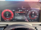 前方車両との衝突防止のサポート機能やアクセルとブレーキを踏み間違えた時のサポート機能など、安全装備が充実してて心強いです!!