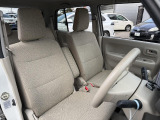 運転席シート廻りは使用感も少なく、良好な状態となっています。前オーナー様が丁寧に使っていたことがよくわかりますね。