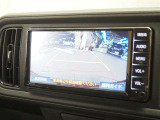 バックガイドモニターで、後方を確認しながら安心して駐車することができます。運転初心者も熟練者も必須の機能ですよ!