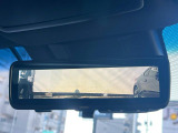 【デジタルインナーミラー】後席の大きな荷物や同乗者で後方が確認しづらい時でも安心!カメラが撮影した車両後方の映像をルームミラー内に表示。クリアな視界で状況の確認が可能です!