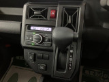 シフトレバーは扱いやすいインパネシフトです!オートエアコンも装備ですよ♪