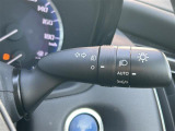 【オートライト(AUTO)】外の明るさをシステムが感知して、自動でヘッドライトが点灯します。ヘッドライトをつけ忘れを防ぐ便利機能です。