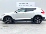 当店の認定中古車(VOLVO APPROVED CAR)はメーカー基準の車齢・走行に応じた内外装・機関の176項目もの項目に厳密な点検を実施。すべての基準を満たした自信を持ってお届けする中古車です。