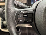 ステアリングにオーディオ操作スイッチが付いています。オーディオ画面に直接タッチしなくても操作が出来ますので、運転に集中できます。