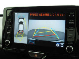 フロントモニター・サイドモニター・バックモニターを使用し、車を上から見たような画像が表示されますので、安心してお車の駐車が出来ますよ。尚、駐車時には必ず、お客様の目視にて駐車をお願い致します。