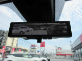 【スマートルームミラー】バックミラーが映像で!!荷物や後席に同乗している方、曇りなど視界が遮られ後ろの確認がでいきない時、クリアな映像で確認をすることができる便利な機能です☆