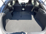 普段のお買い物や通勤、送迎等に十分な荷室スペースを確保しております。セカンドシートを倒すと、大きな荷物の積載も可能です♪