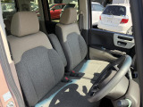 運転席シート廻りは使用感も少なく、良好な状態となっています。前オーナー様が丁寧に使っていたことがよくわかりますね。