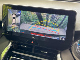 【パノラミックビューモニター】専用のカメラにより、上から見下ろしたような視点で360度クルマの周囲を確認することができます☆死角部分も確認しやすく、狭い場所での切り返しや駐車もスムーズに行えます。