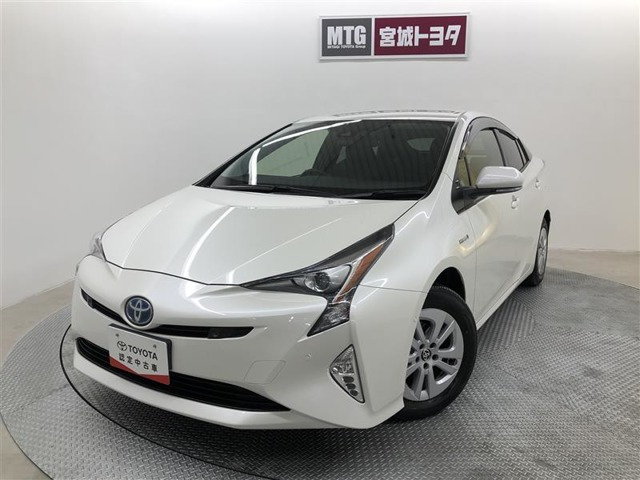 プリウス 1.8 S セーフティ プラス E-Four 4WD 