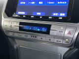 運転席・助手席・独立型オートエアコン。運転手とパートナー別々の温度設定が出来快適なドライブが楽しめます!!