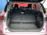大容量ラゲッジフロア!シートを倒せば大きい荷物も積むことができます!