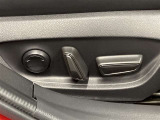 パワーシート搭載。微妙な調整が手軽にでき、ピッタリのポジションで運転することが可能です。
