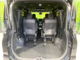 普段のお買い物や通勤、送迎等に十分な荷室スペースを確保しております。セカンドシートを倒すと、大きな荷物の積載も可能です♪