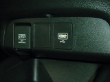 【POWEROUTLET】12V電源ソケットを設置しております。周辺機器の充電にご利用頂けます☆便利な充電用USBジャックも付いています☆