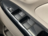 【パワーウインドウ】運転席のスイッチで、各席の窓ガラスの開閉ができます!あると便利ですよね!