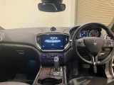 ダッシュボードにもレザーを採用しております。