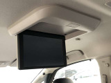 11型後席専用モニターはHDMIでクリアな映像を同乗者にお届け