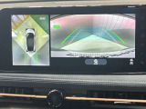【アラウンドビューモニター】車を上から見下ろしているかのような映像で周囲の状況がひと目で確認、狭い駐車場に駐車するときも安心です♪