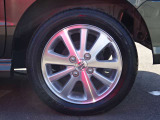 純正のアルミホイール!足元までカッコよく決まってます!!