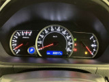 とっても見やすいメーターです。夜間時はラグジュアリーな気分にさせてくれる照明が魅力ですので、夜のドライブも楽しみになりますよ♪