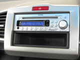 フリードに付いているホンダ純正1DINCDチューナー(CX-484)はCDプレーヤー・AM/FMチューナー付です。お好みの音楽を聞きながらのドライブは楽しさ倍増ですね!