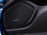 メーカーオプションのharman/kardonプレミアムサウンドは室内を包み込むコンサート会場のような音を奏でます。