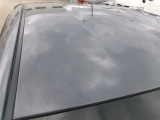 ルーフは目立つキズやへこみなどはない状態です。