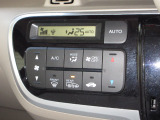 ●エアコンはオートエアコンでお好みの温度調整が出来、オールシーズン快適にドライブできます!リア席はプライバシーガラスです。