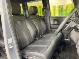 運転席シート廻りは使用感も少なく、良好な状態となっています。前オーナー様が丁寧に使っていたことがよくわかりますね。