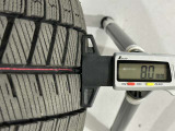 冬タイヤの残り溝は8.0mmです。スリップラインからは6.2mmとなっております。