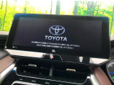 【12.3インチワイドナビ】高級感とインパクトのある大型ワイドナビを装備。各種オーディオ操作はもちろん、横長ワイド画面でのマップ2分割表示など、利便性も高いナビです♪