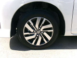 14インチ純正アルミホイール。路面に近いホイール部分は特に目立ちますし、車のイメージも大きく変わりますよ!