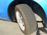スタッドレスタイヤを装着しております。納車時に新品ノーマルタイヤに交換いたします。