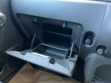 助手席前グローブボックス