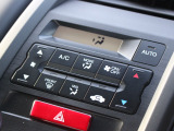 オートエアコンのお車ですので室内の温度をスムーズに調整してくれます♪