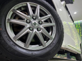 【15インチアルミホイール】外観にマッチしたアルミホイールを装着しております。各種アルミホイールや、スタッドレスタイヤも取扱いしております。是非ご相談ください♪