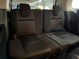 3列目シートはもちろん状態良好☆大人でもゆったりと座って頂けますので、大人数でのお出かけもラクラクです♪ご家族で、気の知れた仲間で、ドライブに行くのが楽しみですね♪
