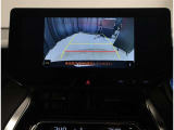 バックガイドモニターで、後方を確認しながら安心して駐車することができます。運転初心者も熟練者も必須の機能ですよ!