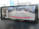 360&deg;ビューモニターを搭載しています。コーナーセンサーと合せてお使いいただくことで、安全、安心にお車の取り回しを行っていただけます。