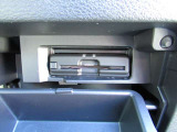 ETCは運転席右下の小物入れ内にあります。
