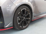 ◆アルミホイール◆純正のアルミホイールが標準装備で付いています!ホイルだけで見た目がとてもスタイリッシュです★