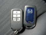 スマートキー付!キーを取り出さなくてもドアロックの施錠・開錠、エンジンの始動が出来ます!雨の日や荷物の多い日にとても便利ですね♪
