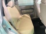 【リアシート】前席と後部座席の間に十分なゆとりがあり、ゆったりとくつろぐことが出来ます★