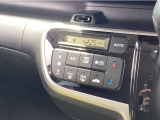 もちろんフルオートエアコン!いつでも快適です。
