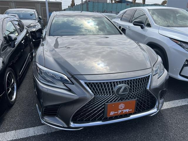 LS500 エグゼクティブ 4WD