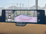 【360&deg;ビューモニター】専用のカメラにより、上から見下ろしたような視点で360度クルマの周囲を確認することができます☆死角部分も確認しやすく、狭い場所での切り返しや駐車もスムーズに行えます。