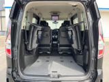 普段のお買い物や通勤、送迎等に十分な荷室スペースを確保しております。セカンドシートを倒すと、大きな荷物の積載も可能です♪